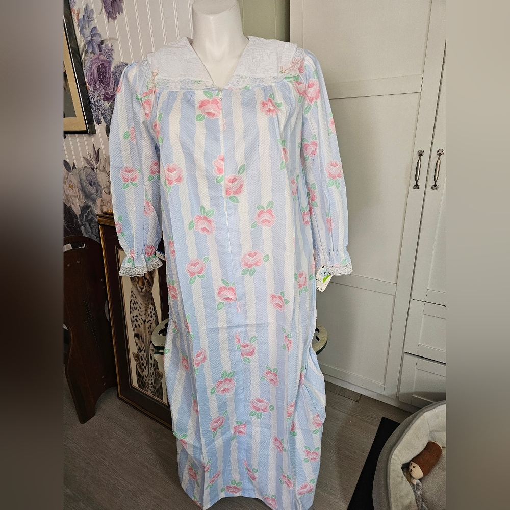 Vintage 1990 Ashley Ames Gown M NWT Seersucker Lightweight Maxi Zip Nightgown